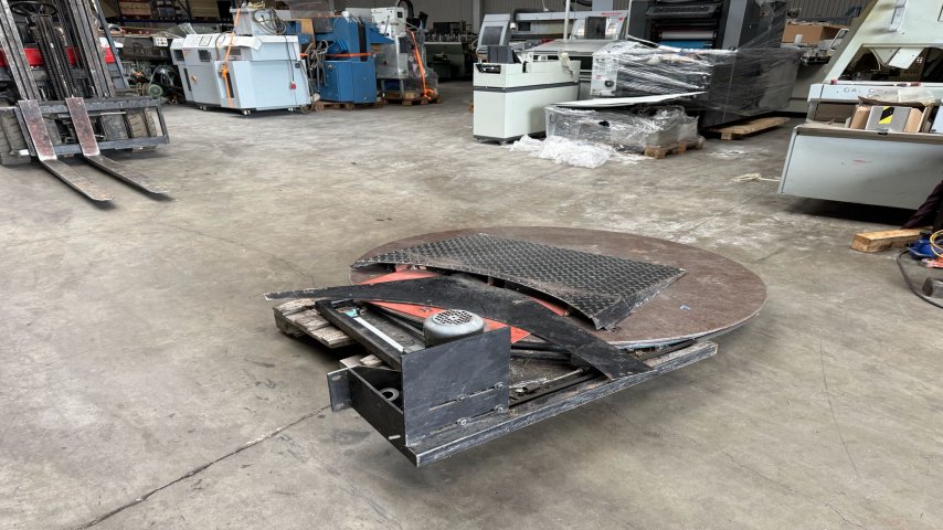 Matco B.V., A 500 Pallet Stretchwrapping system